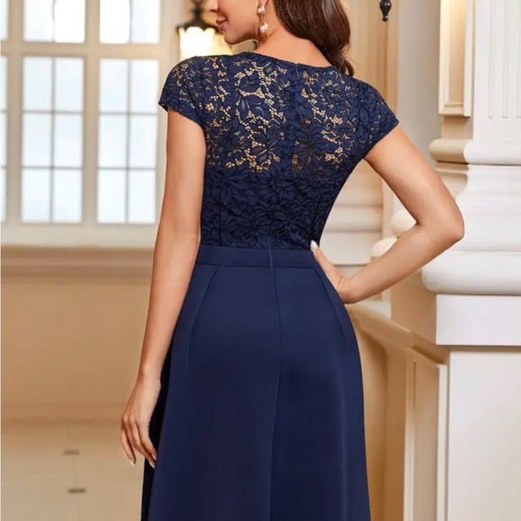 V-neck Contrast Lace A-Line Dress - Picture 3 of 3